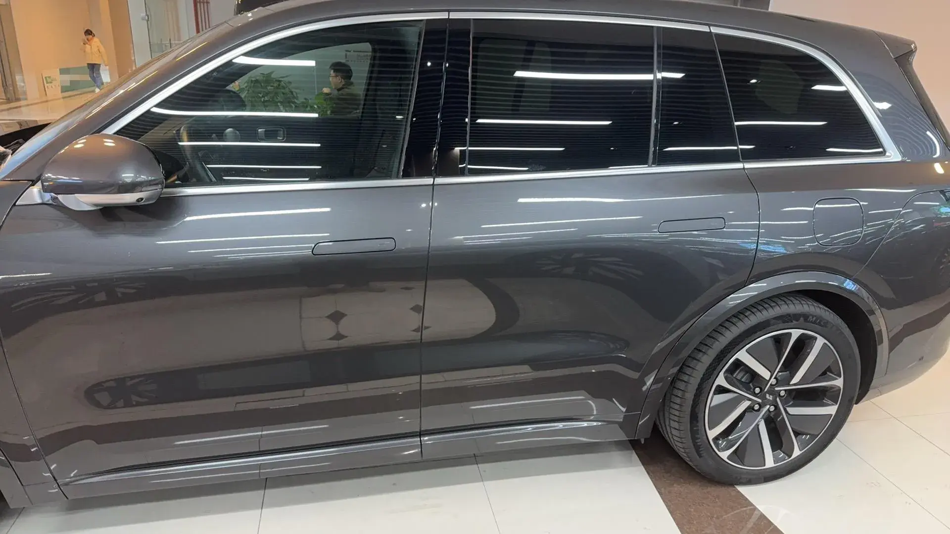 2024 LI L8 thumbnail 3