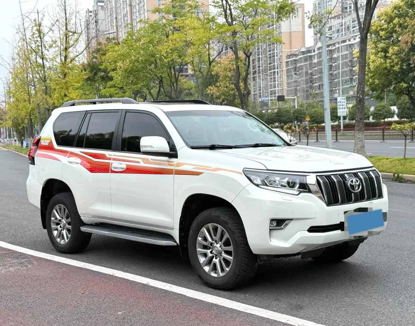 2019 TOYOTA LAND thumbnail 3