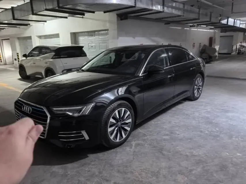2019 AUDI A6L view 1