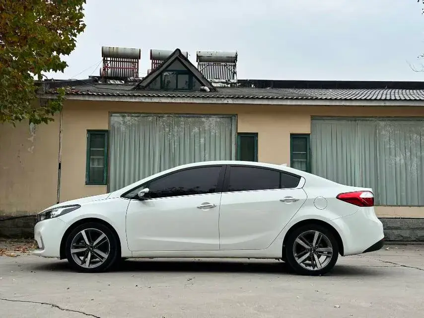 2017 KIA K3 thumbnail 2