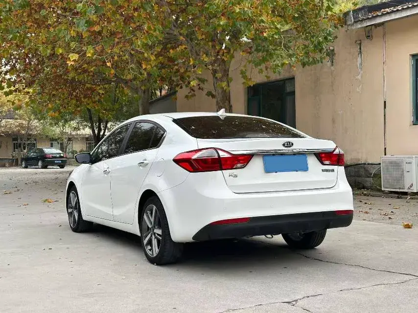 2017 KIA K3 thumbnail 3