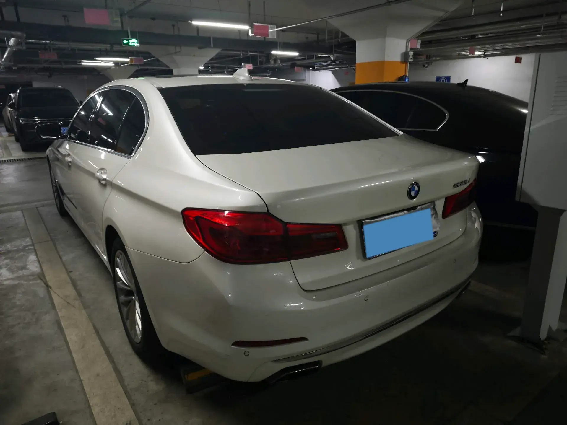 2020 BMW 5 thumbnail 2