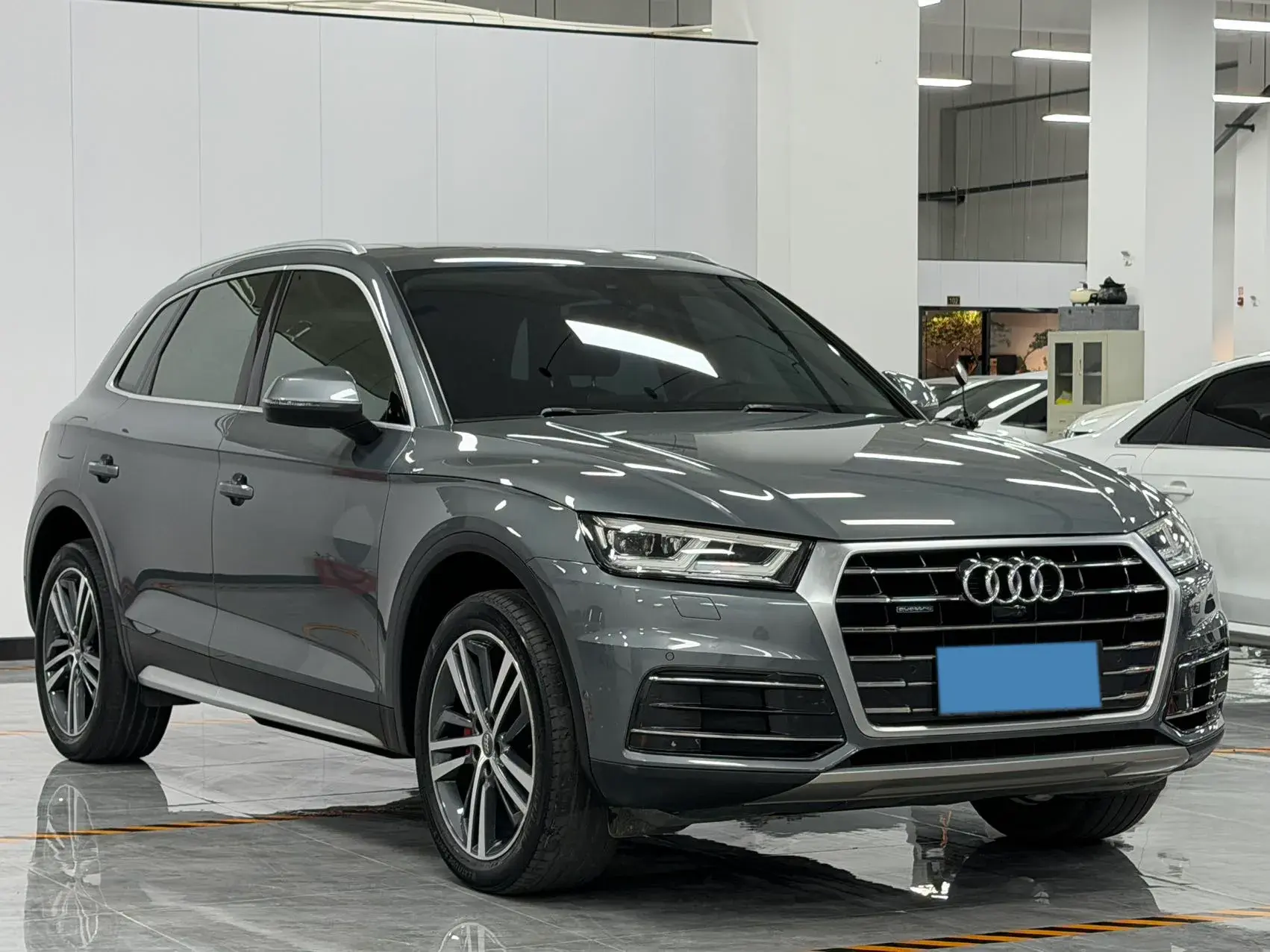 2020 AUDI Q5L thumbnail 3