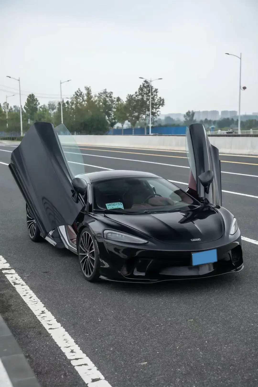 2019 MCLAREN 570 thumbnail 2