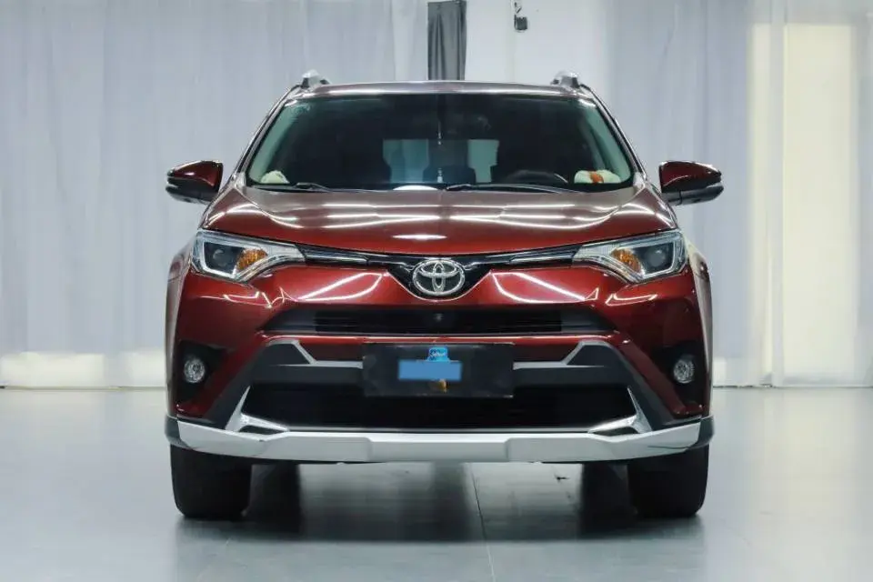 2019 TOYOTA RAV4 thumbnail 2