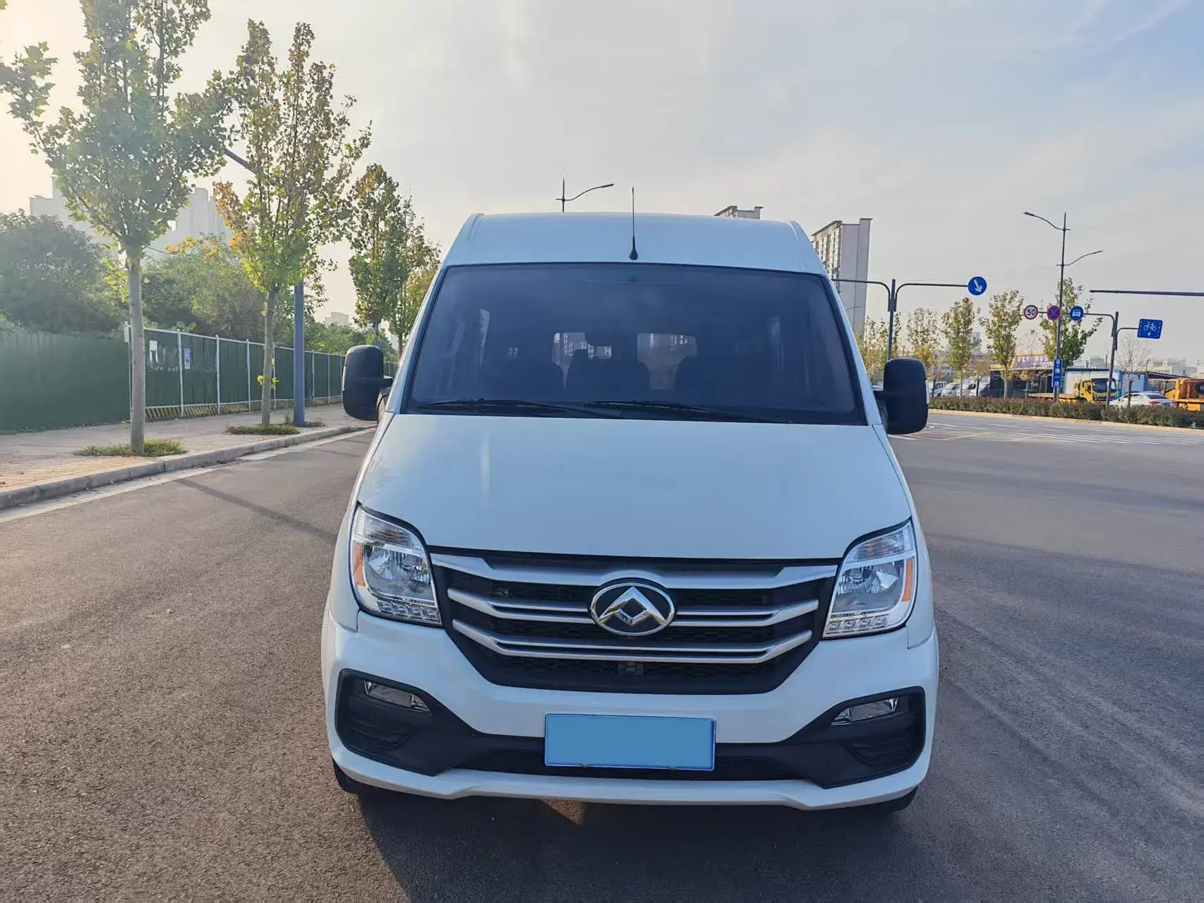 2023 MAXUS XINTU thumbnail 2