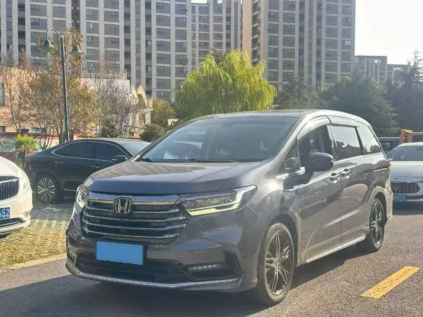 2022 Honda Odyssey 2.0L 146HP L4 E-CVT Hybrid