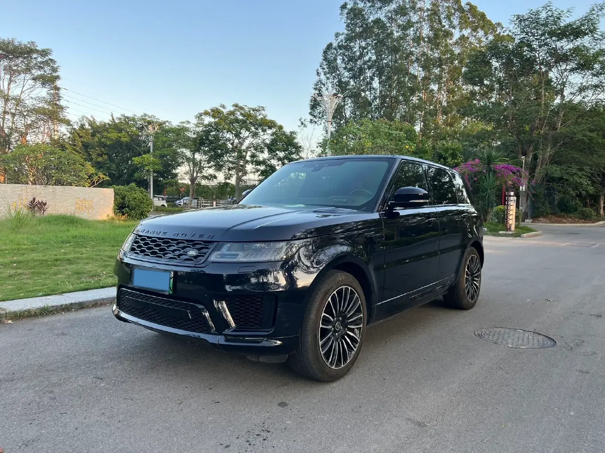 2018 Land Rover Range Rover Sport 2.0T 300HP L4 8AT PHEV 13.1KWH