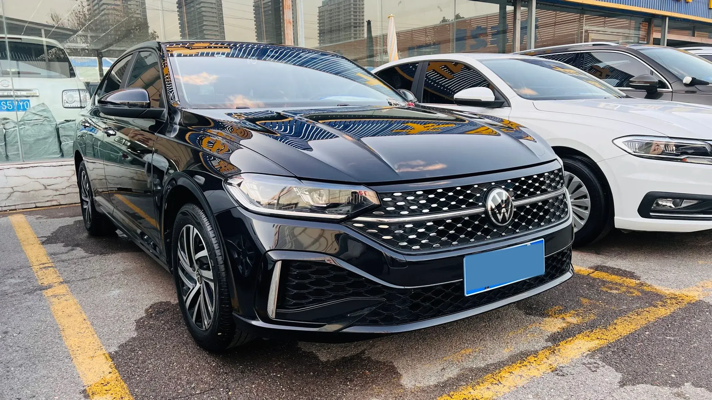 2024 VOLKSWAGEN LAVIDA thumbnail 3