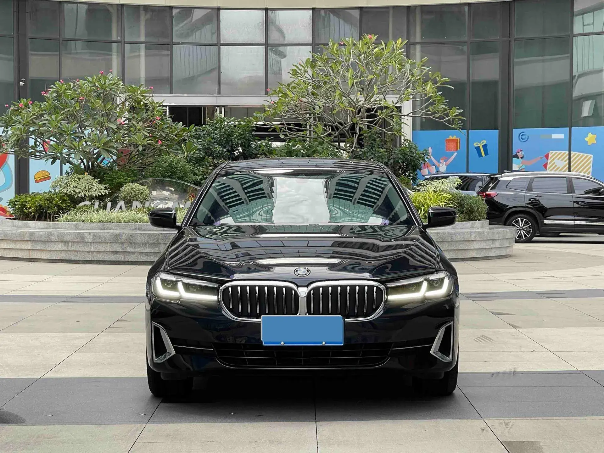 2021 BMW 5 thumbnail 2