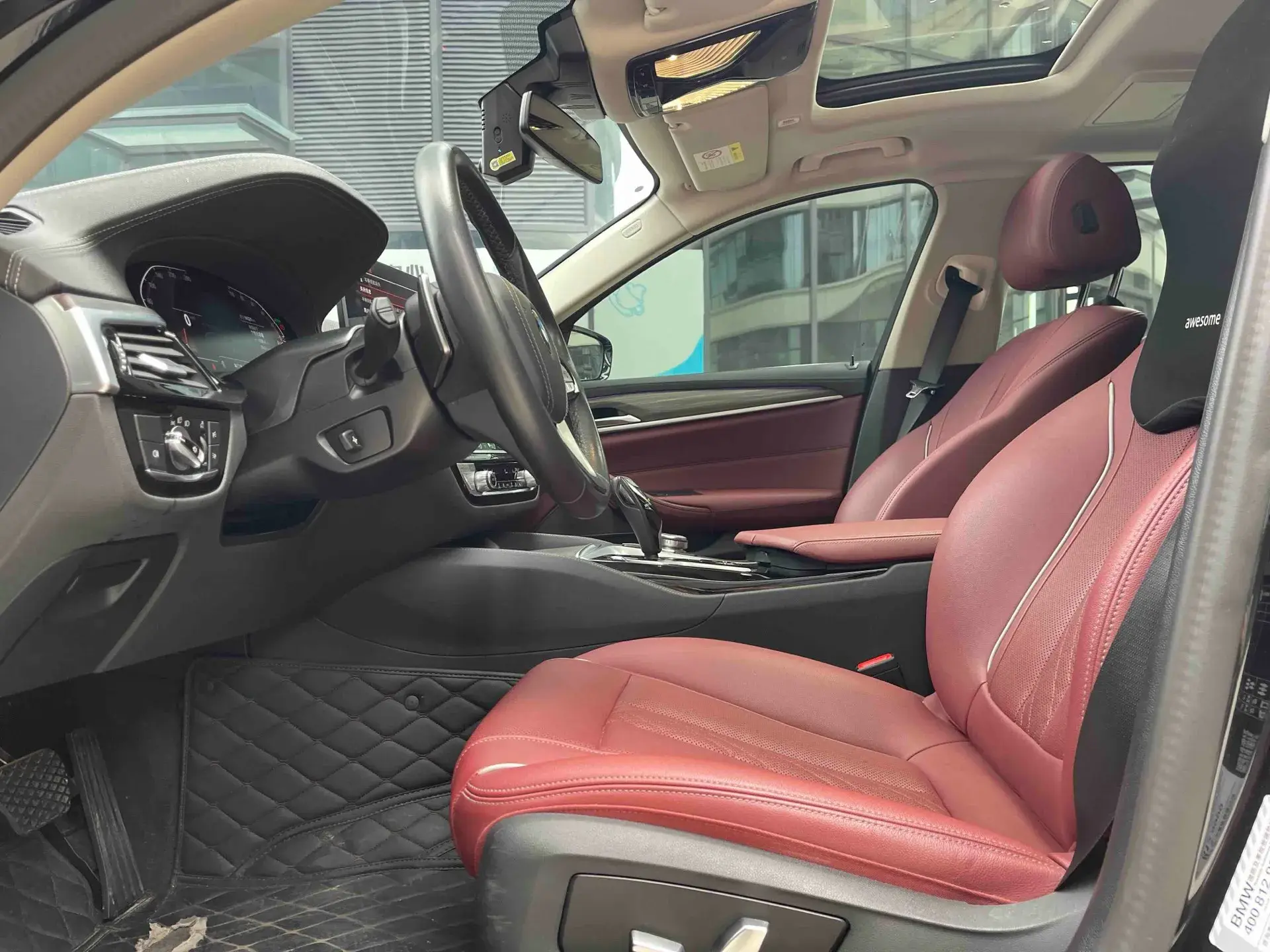 2021 BMW 5 thumbnail 4