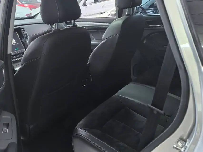 2017 ROEWE RX5 thumbnail 4