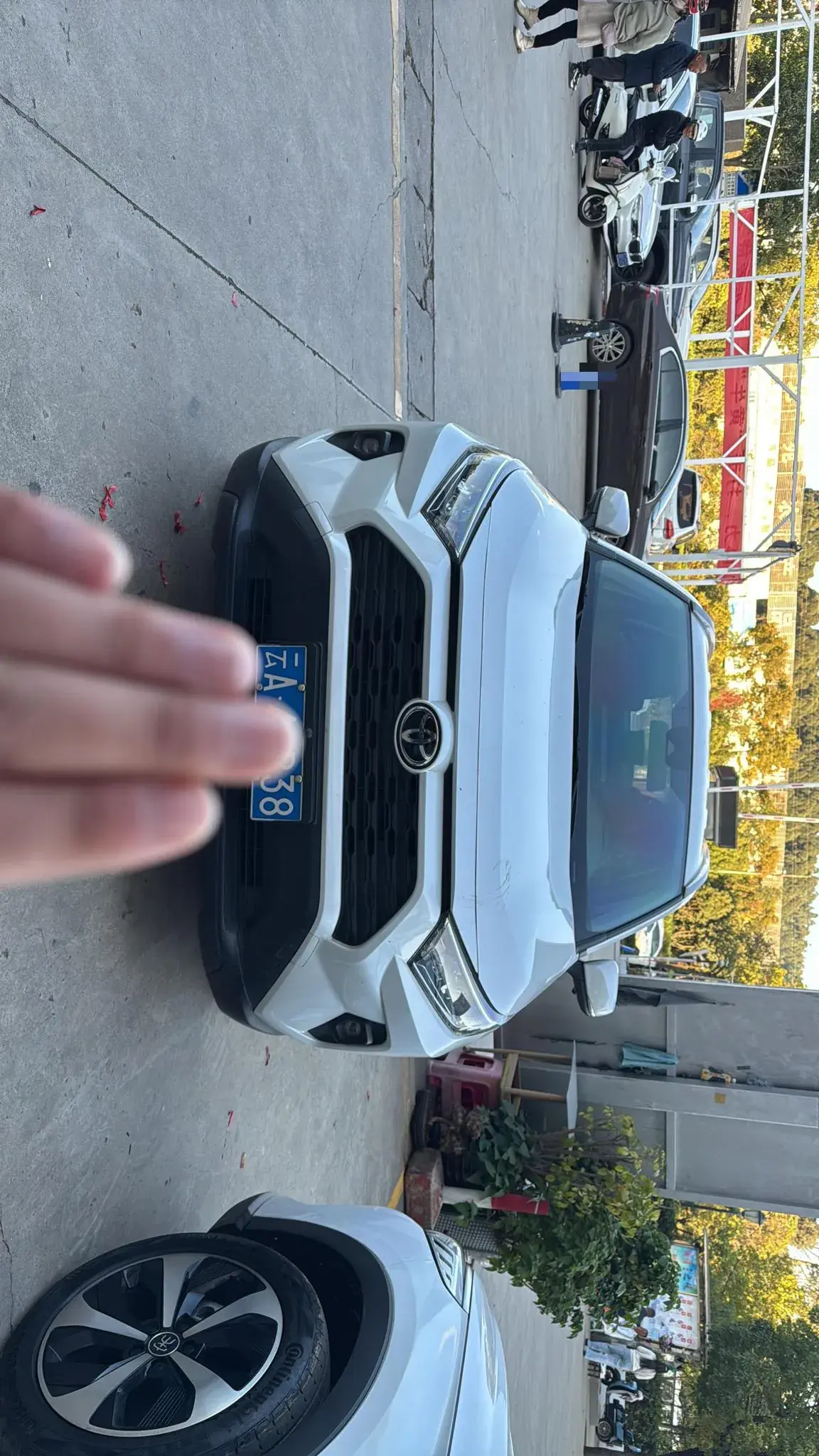 2023 TOYOTA RAV4 thumbnail 2