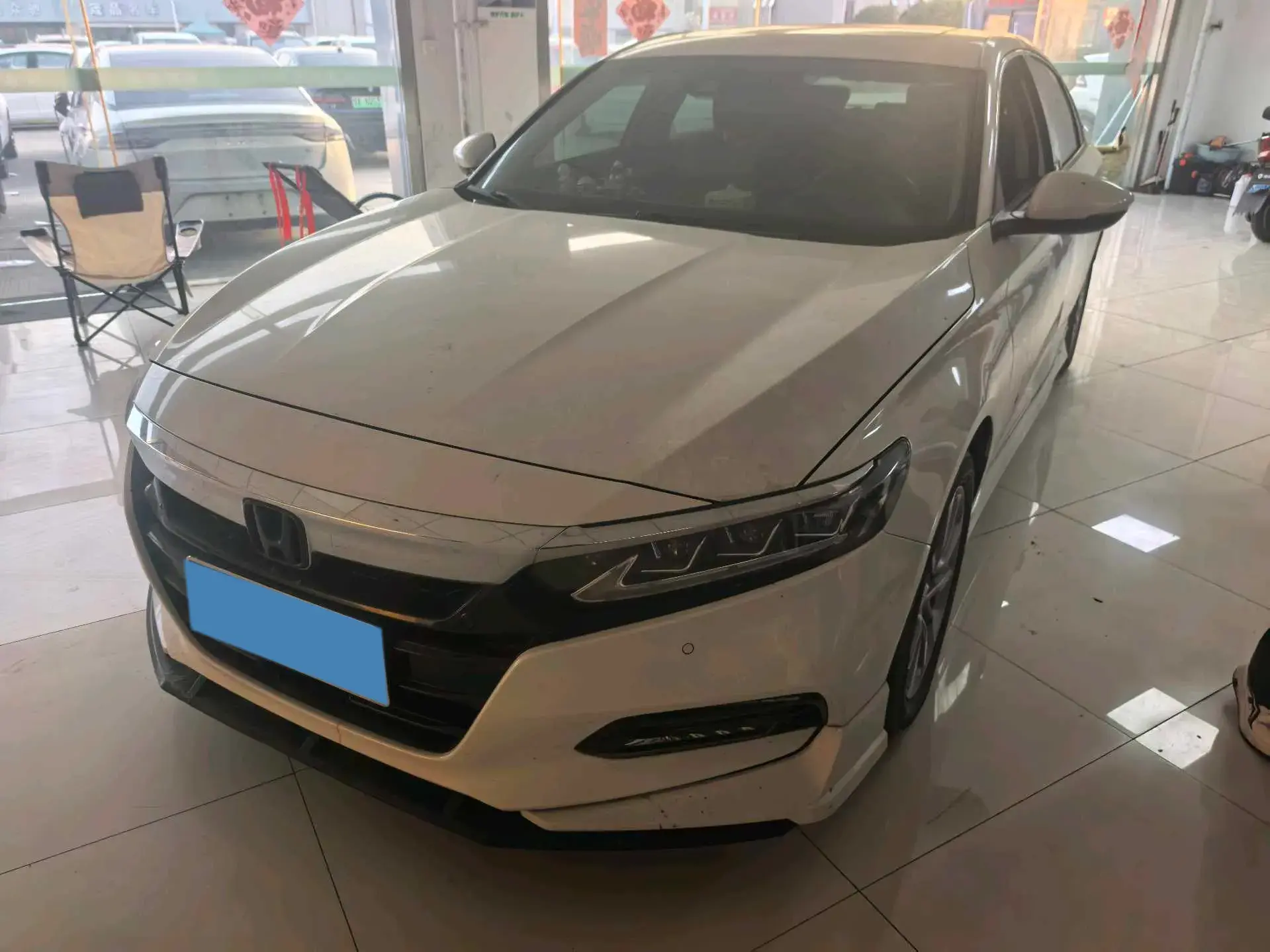 2018 HONDA ACCORD view 1