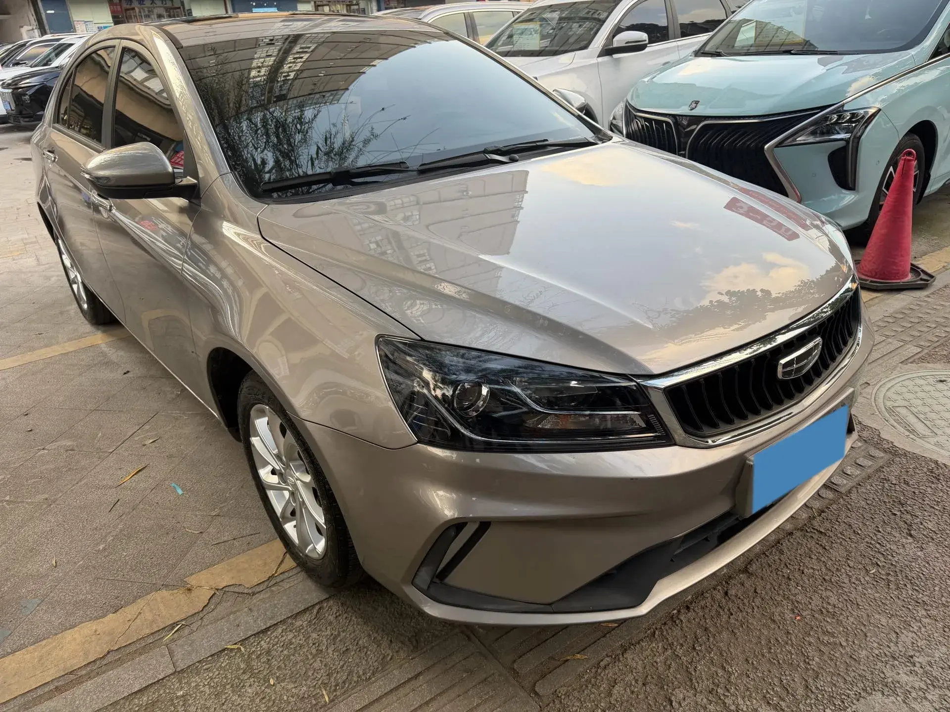 2020 GEELY EMGRAND thumbnail 3