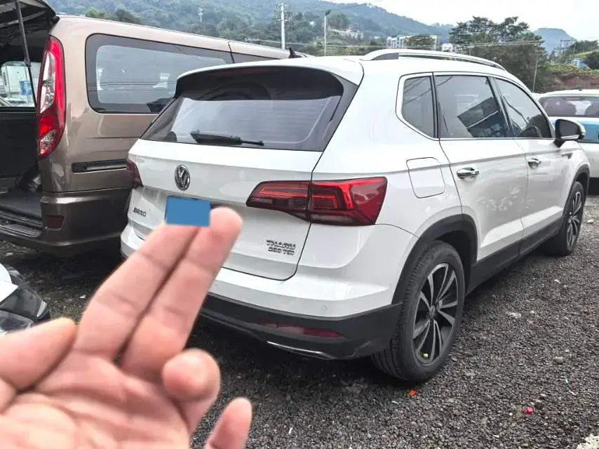 2020 VOLKSWAGEN THARU thumbnail 4