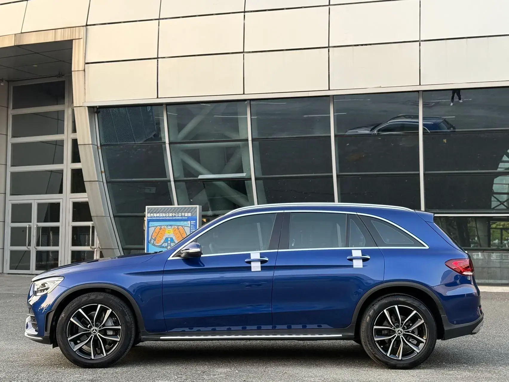 2020 MERCEDES-BENZ GLC thumbnail 3