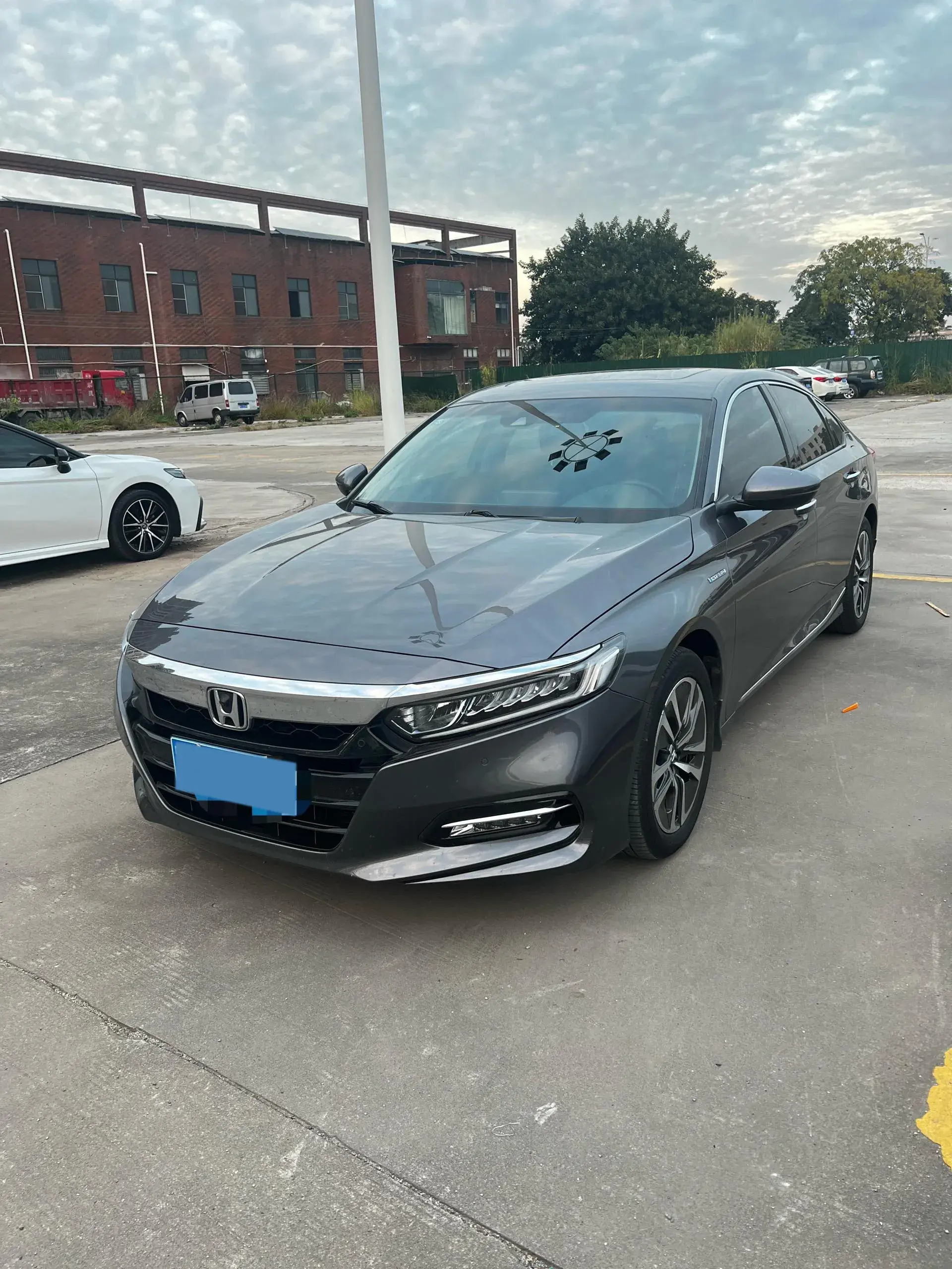 2018 HONDA ACCORD view 1