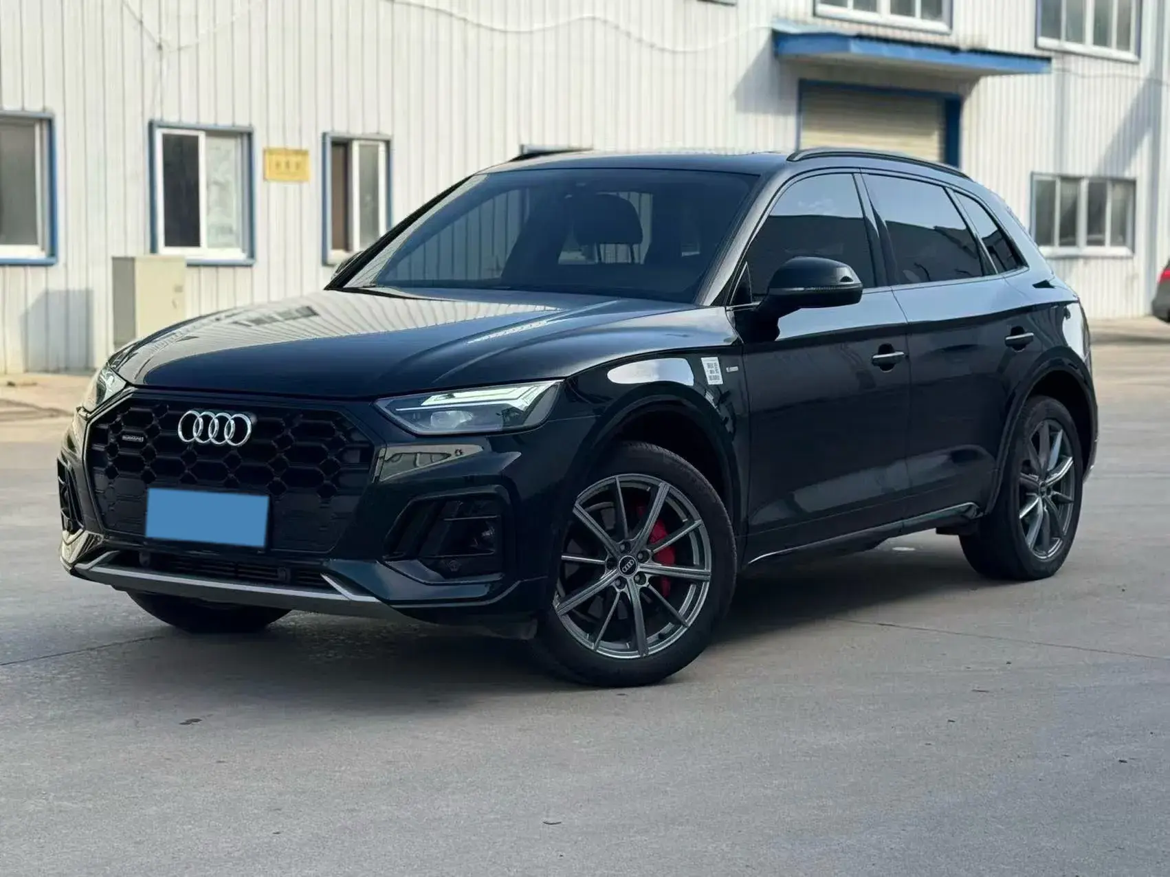 2022 AUDI Q5L view 1