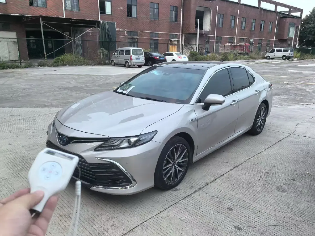 2021 Toyota Camry 2.5L 178HP L4 E-CVT Hybrid