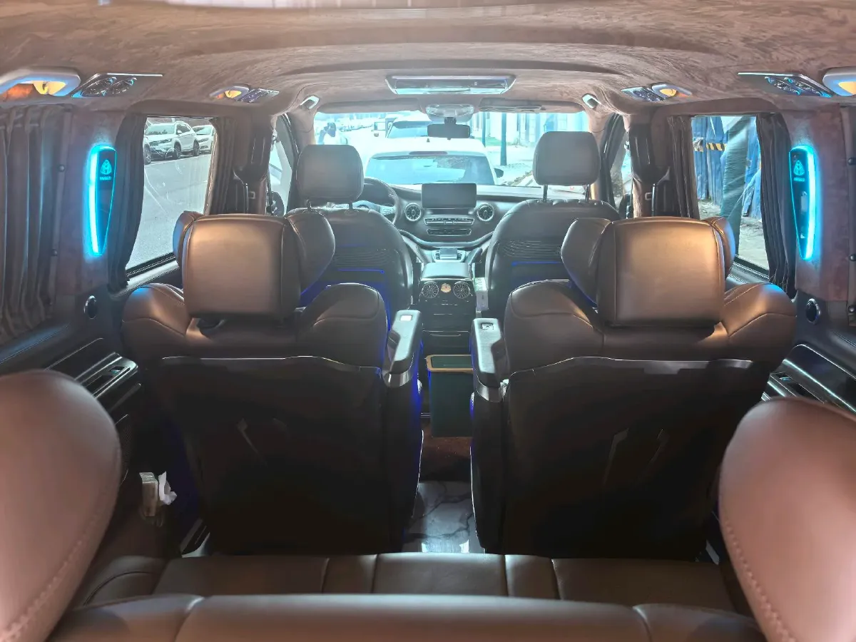 2021 Mercedes-Benz Vito 2.0T 211HP L4 9AT,autocango,china used car exporter,china ev exporter,chinese used car exporter,chinese used ev exporter