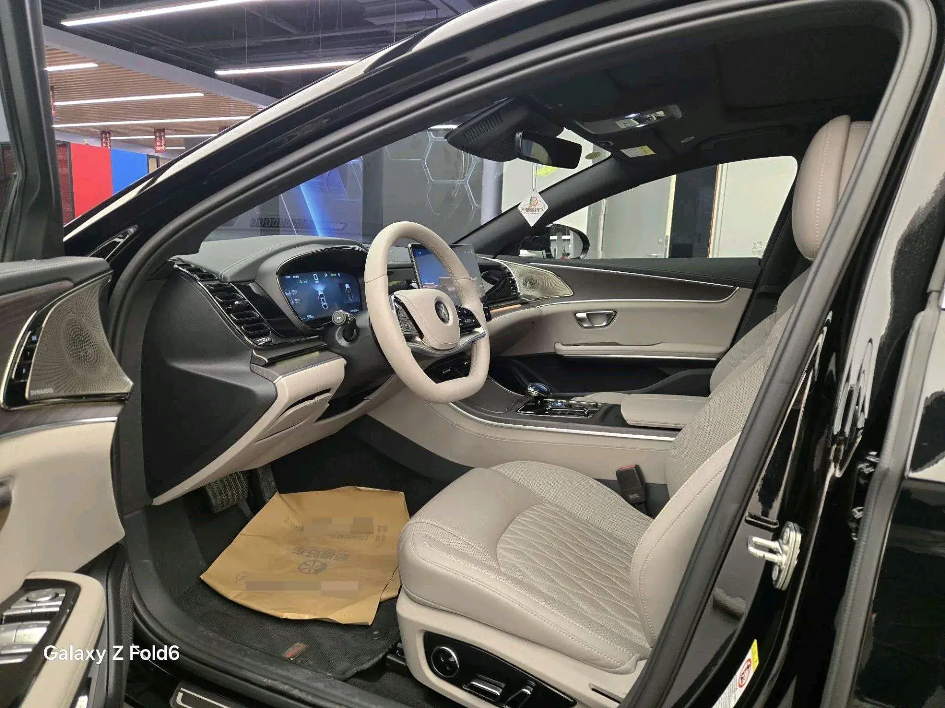 2025 BYD HAN thumbnail 4