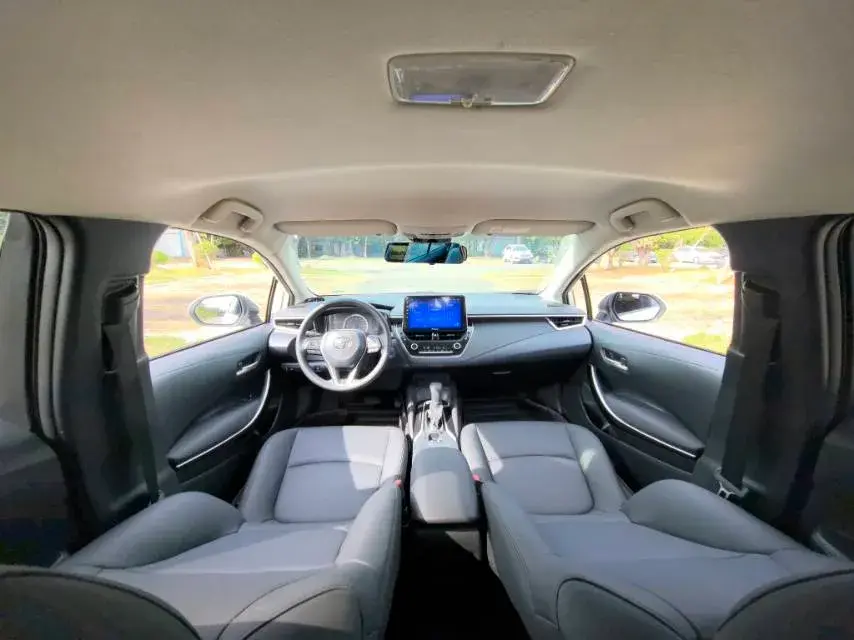 2019 TOYOTA COROLLA thumbnail 3