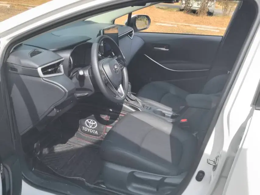 2019 TOYOTA COROLLA thumbnail 2