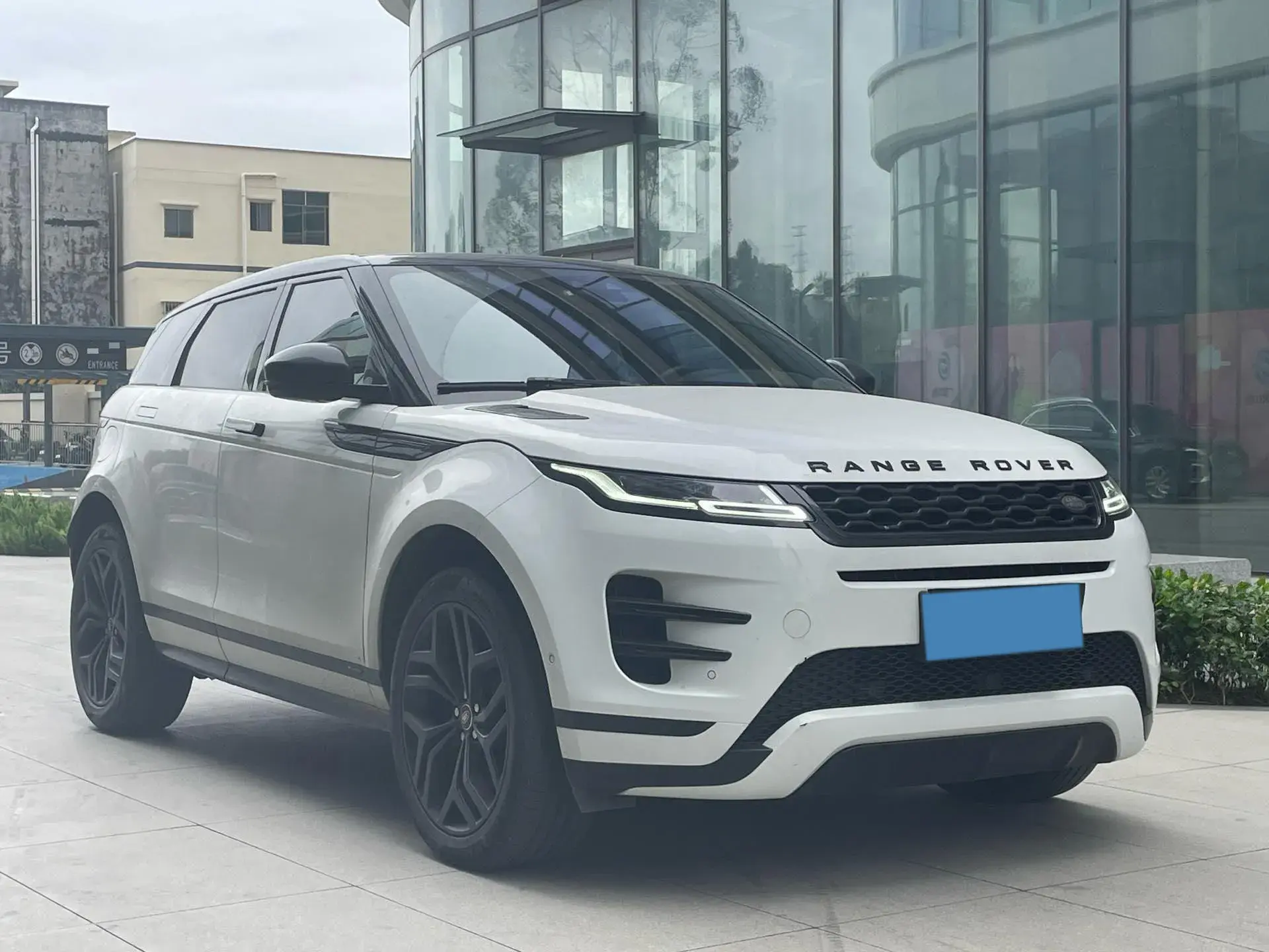 2020 LAND ROVER thumbnail 4
