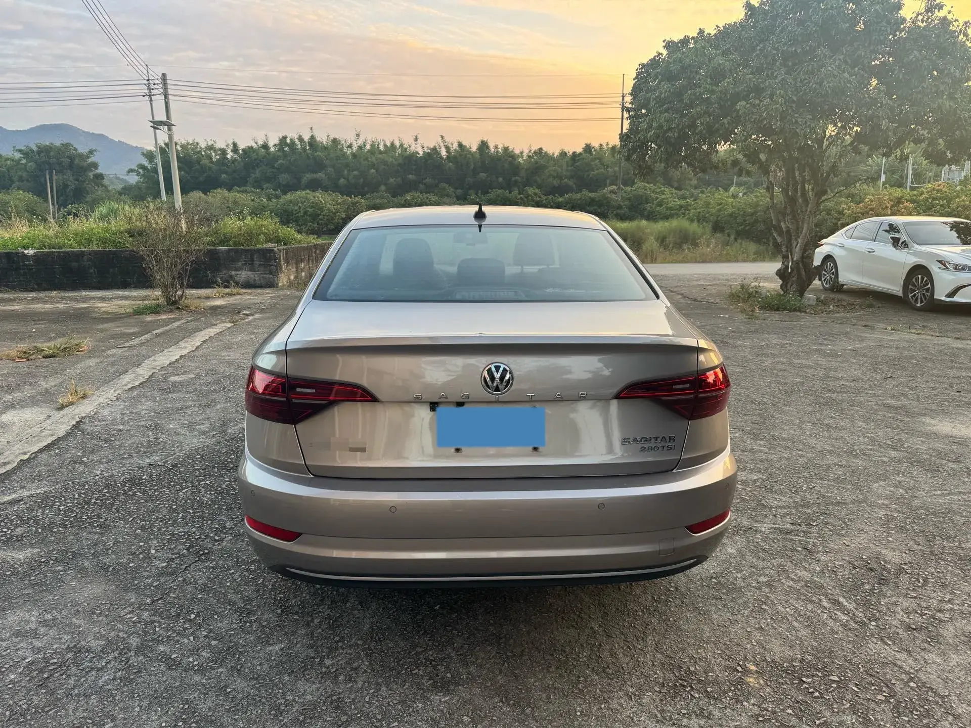 2021 VOLKSWAGEN SAGITAR thumbnail 4