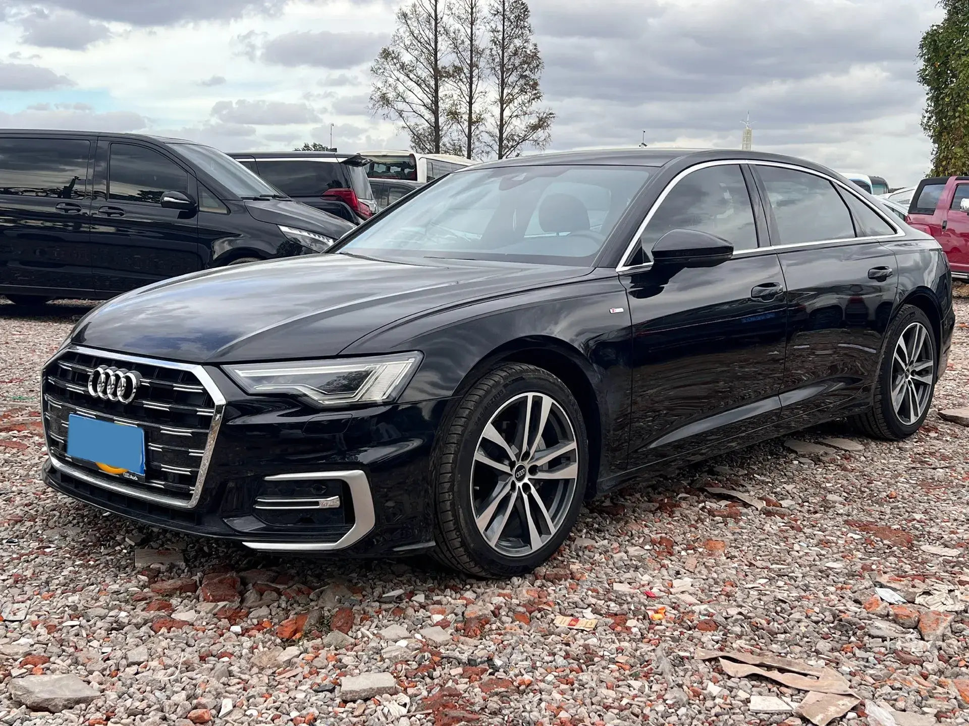 2023 AUDI A6L view 1