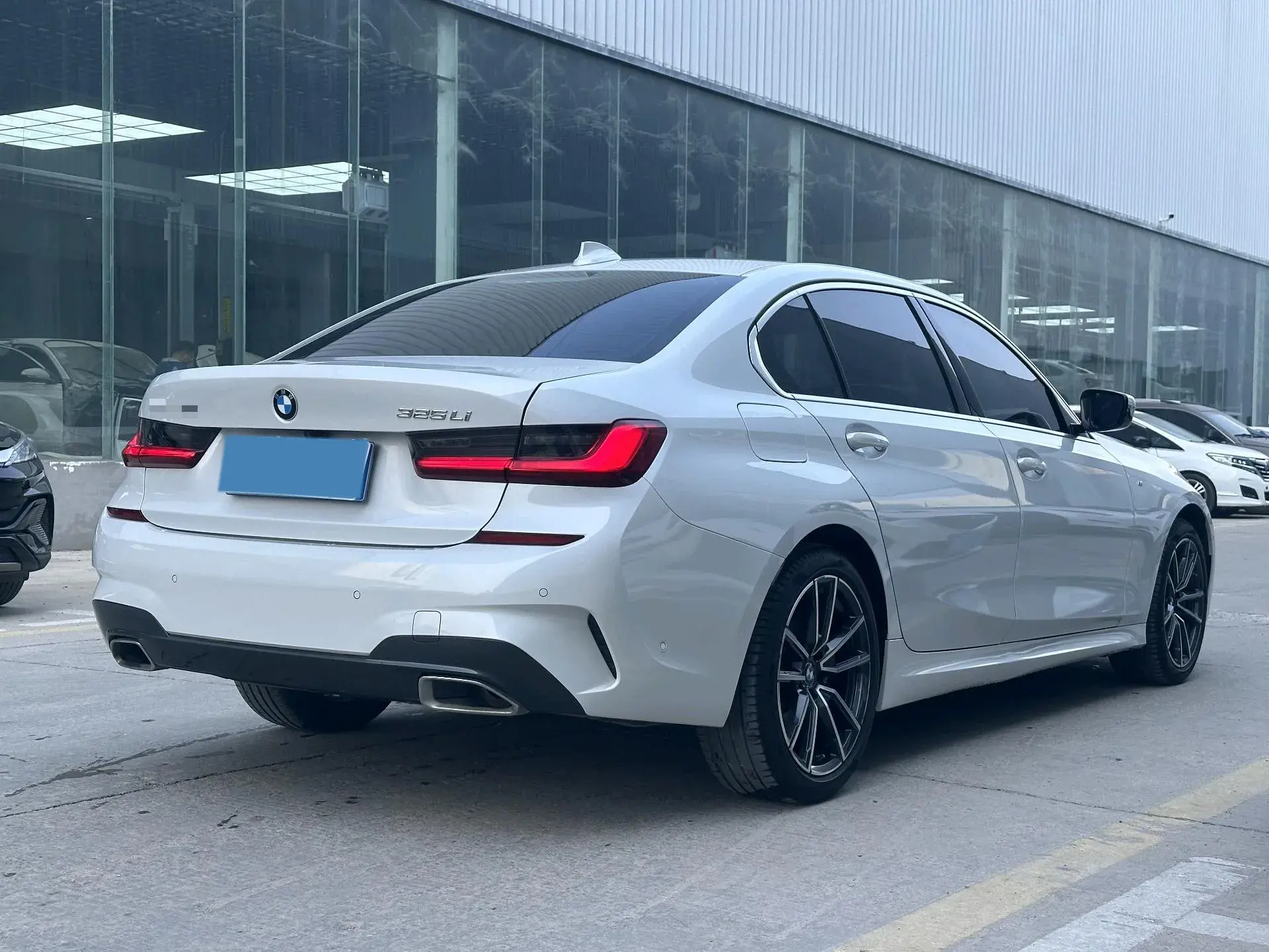 2021 BMW 3 thumbnail 4