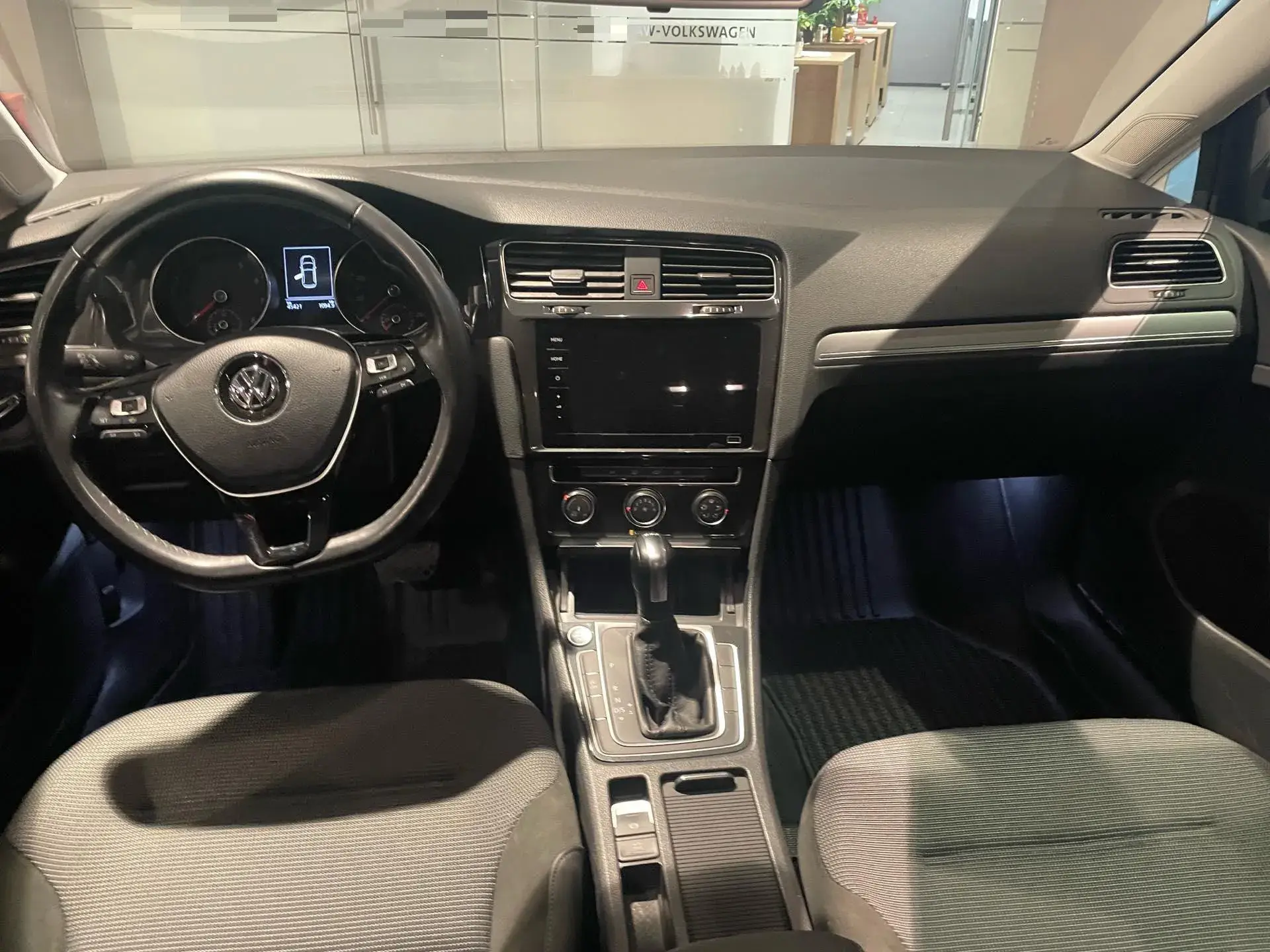 2020 VOLKSWAGEN GOLF thumbnail 4