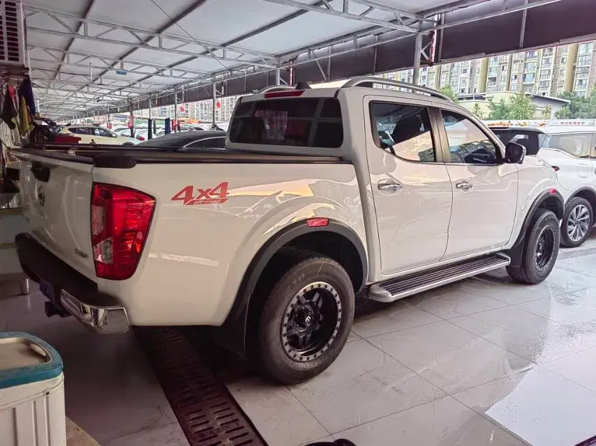 2021 NISSAN NAVARA thumbnail 4