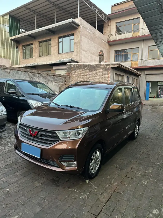 2021 WuLing HongGuang 1.5L 99HP L4 6MT