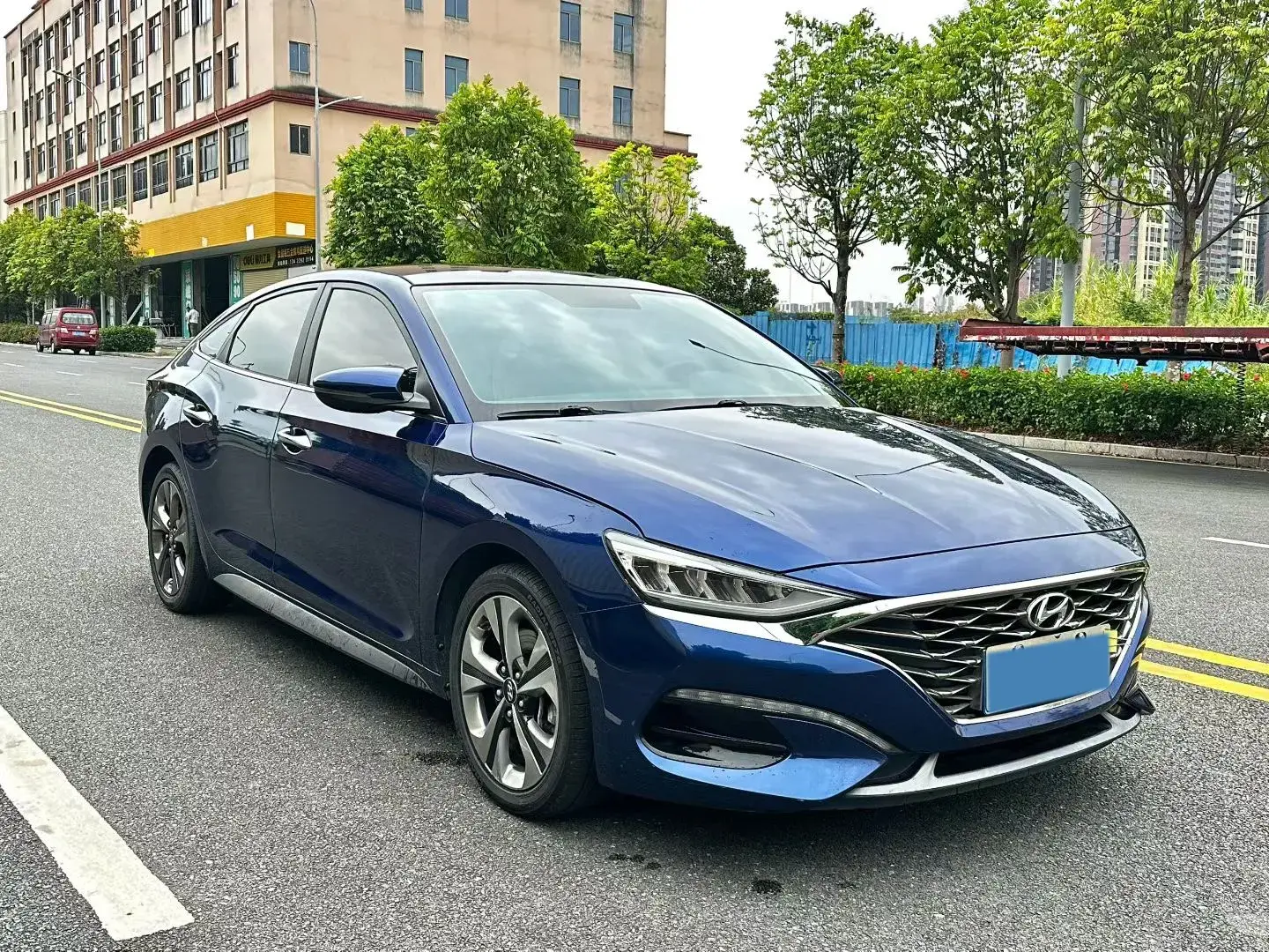2019 HYUNDAI LA thumbnail 2