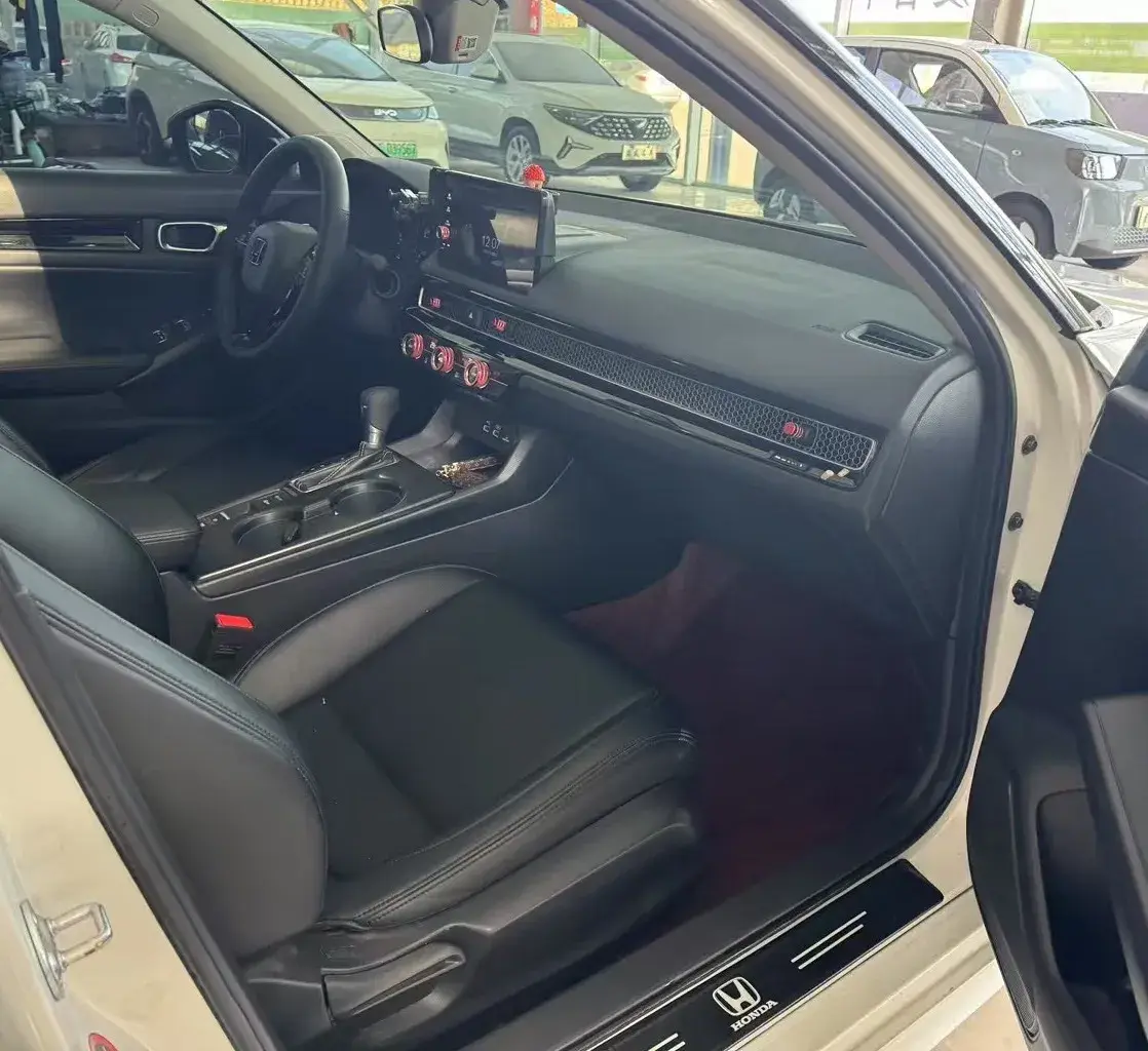 2023 HONDA CIVIC thumbnail 4