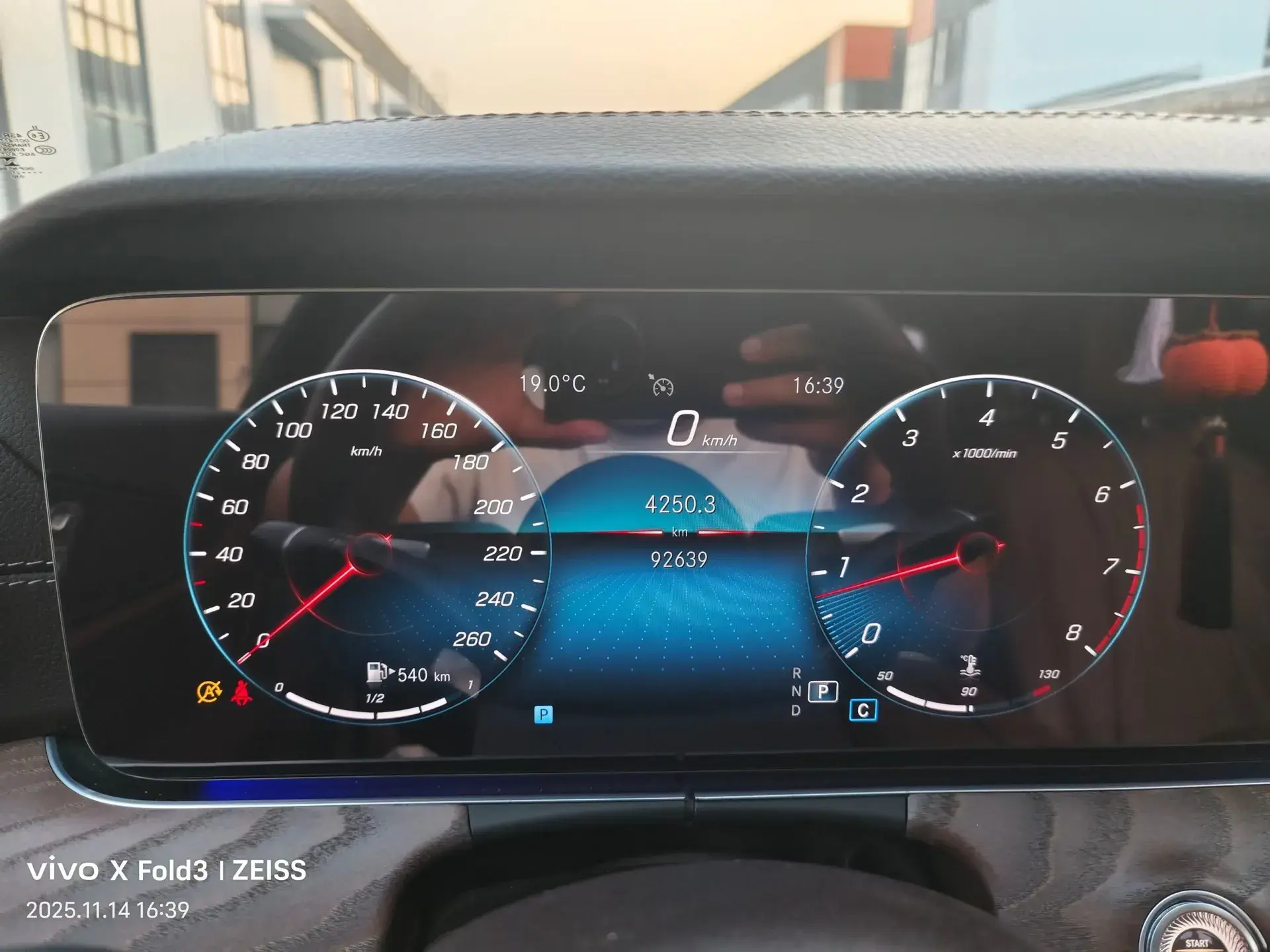 2021 MERCEDES-BENZ E thumbnail 4