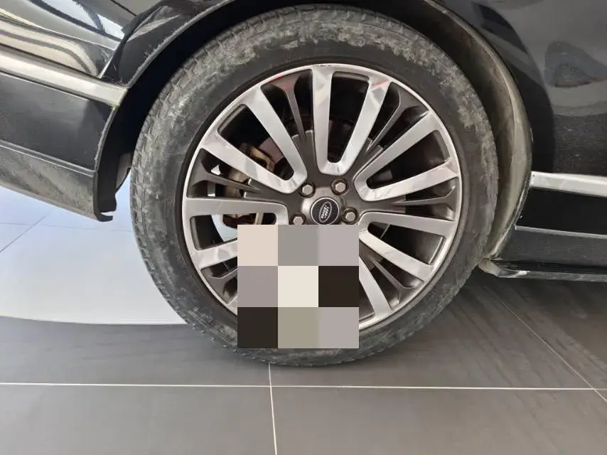 2019 LAND ROVER thumbnail 4