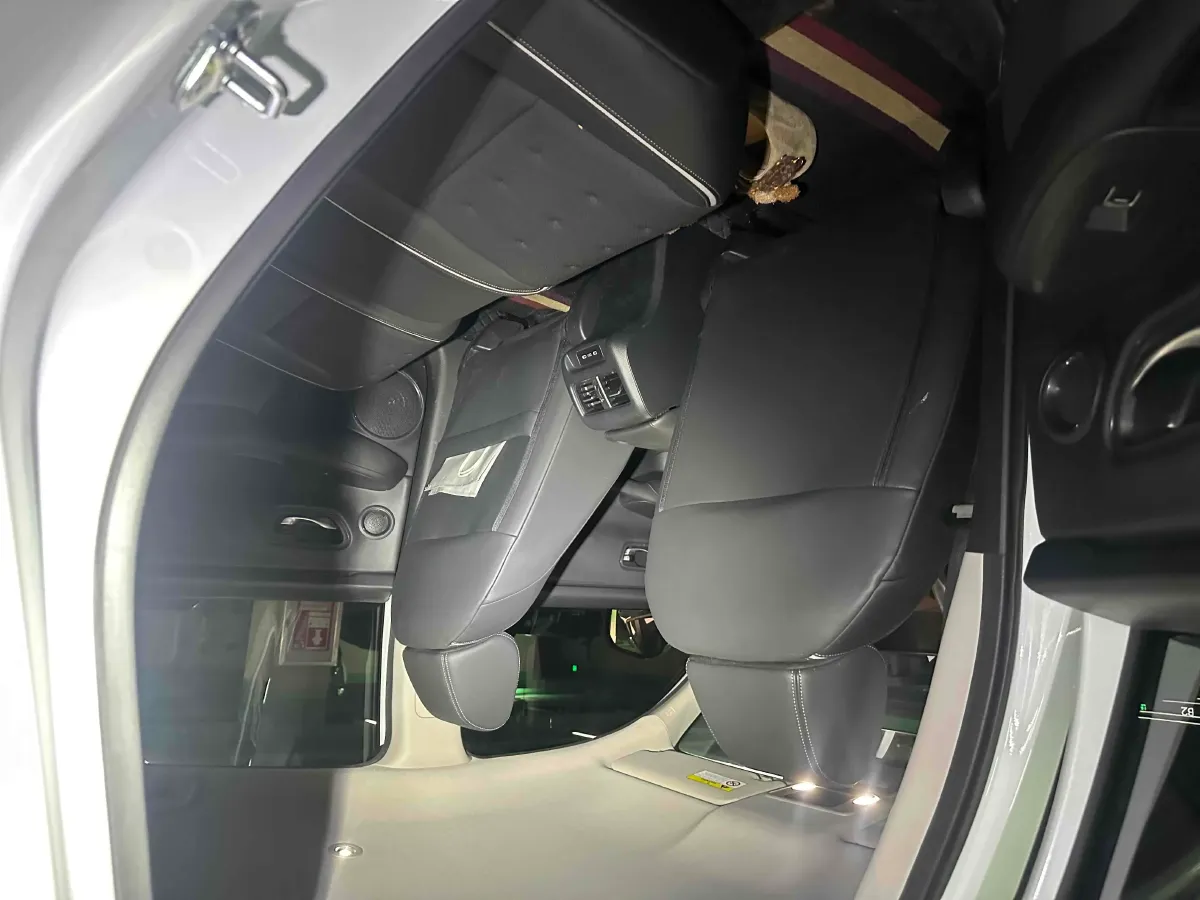 2023 Honda ZR-V 1.5T 182HP L4 CVT,autocango,china used car exporter,china ev exporter,chinese used car exporter,chinese used ev exporter