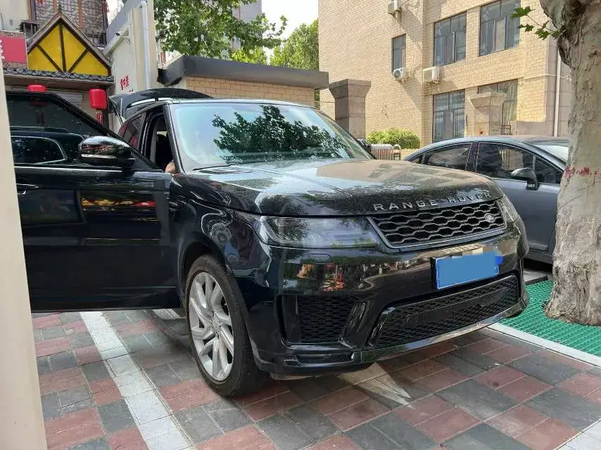 2018 LAND ROVER thumbnail 2