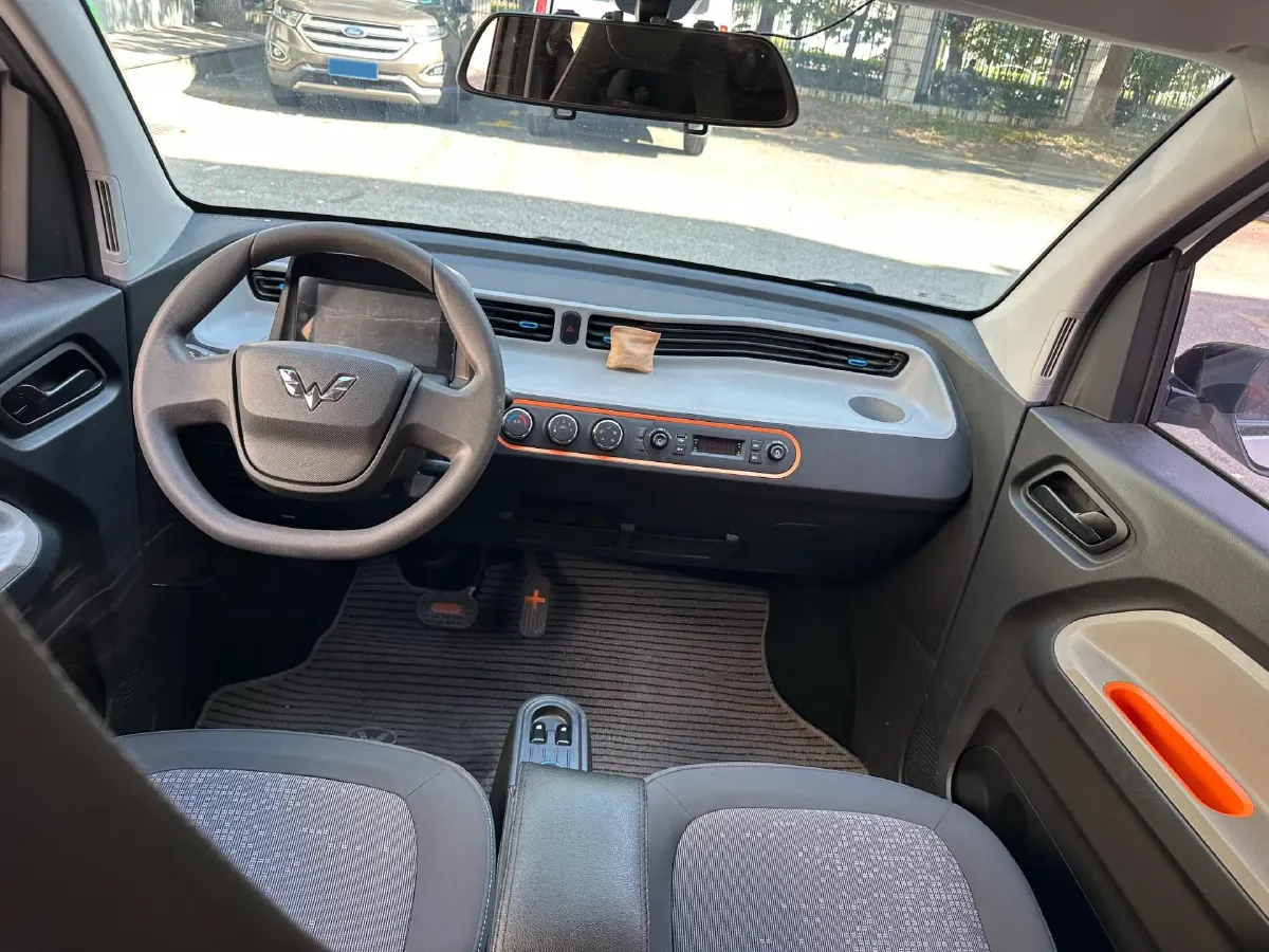 2020 WuLing HongGuang MINI EV BEV 13.8KWH,autocango,china used car exporter,china ev exporter,chinese used car exporter,chinese used ev exporter