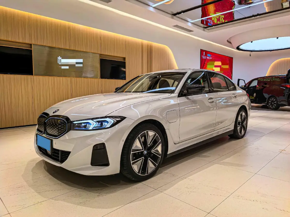 2025 BMW i3 BEV 79.05KWH