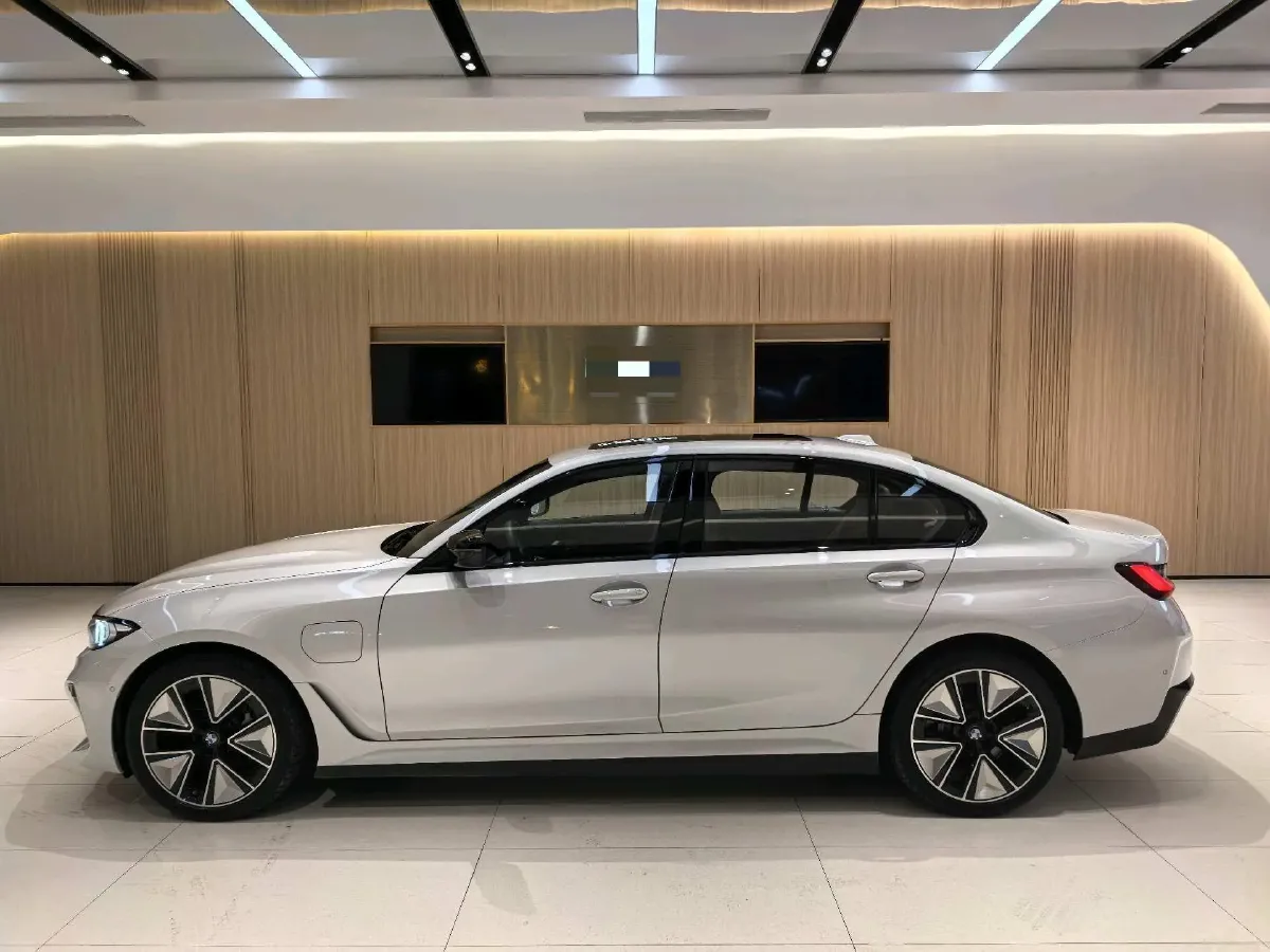 2025 BMW i3 BEV 79.05KWH,autocango,china used car exporter,china ev exporter,chinese used car exporter,chinese used ev exporter