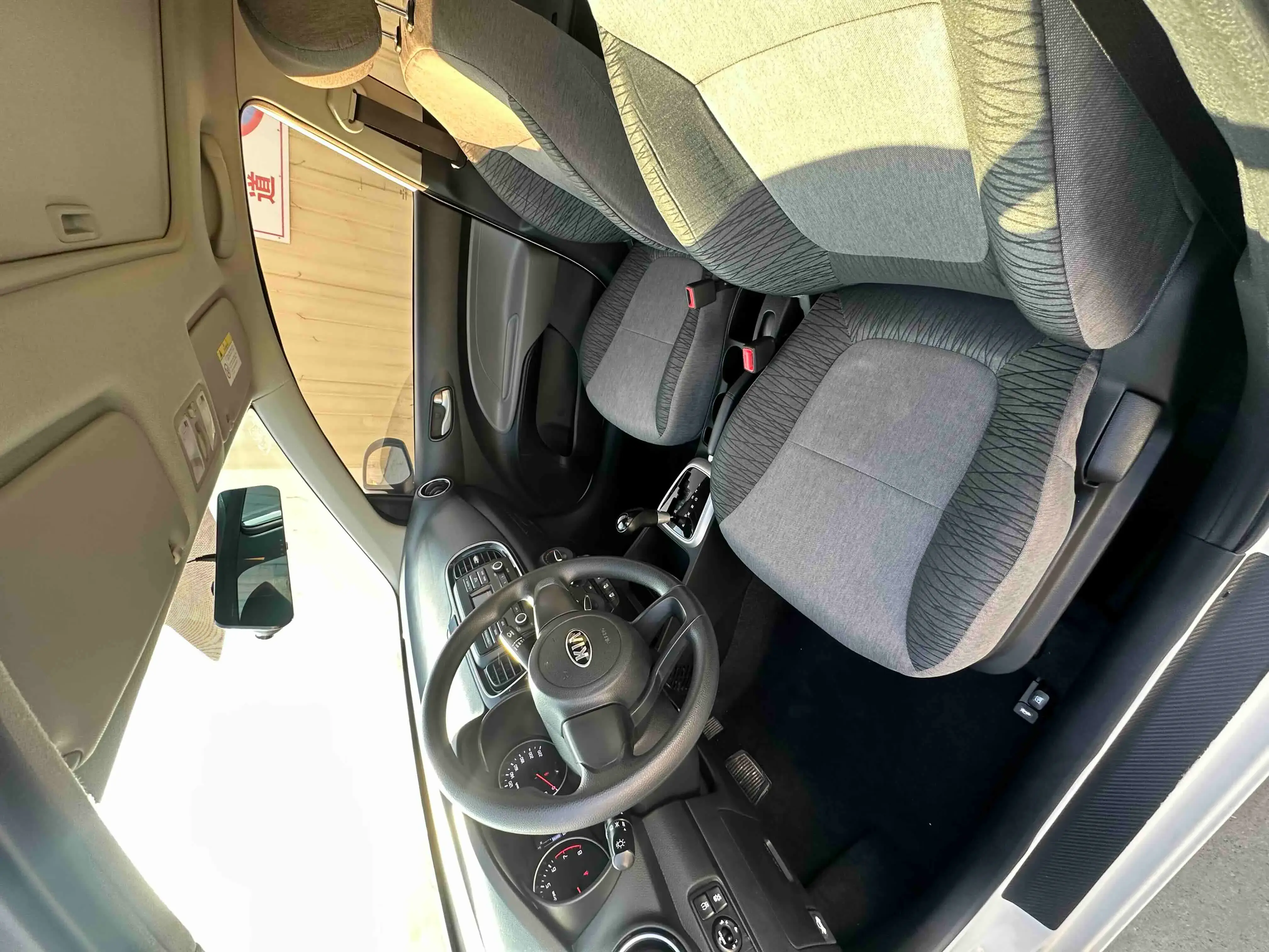 2020 KIA PEGAS thumbnail 4