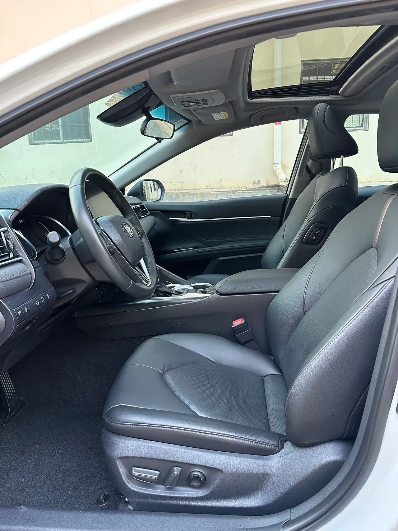 2021 TOYOTA CAMRY thumbnail 4