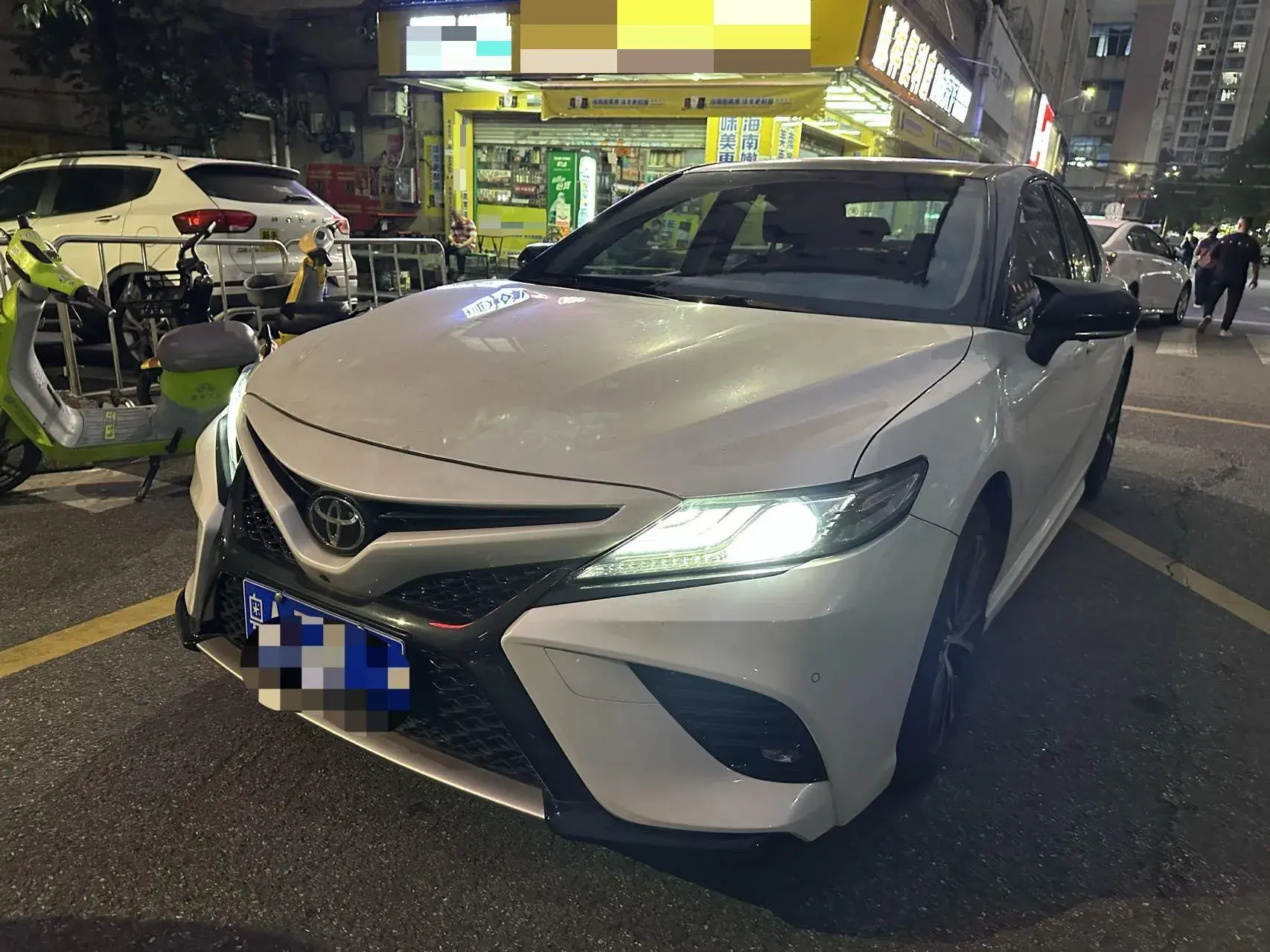 2019 TOYOTA CAMRY view 1