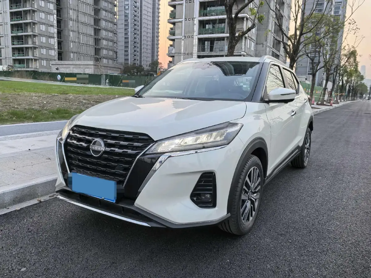 2023 Nissan Kicks 1.5L 122HP L4 CVT