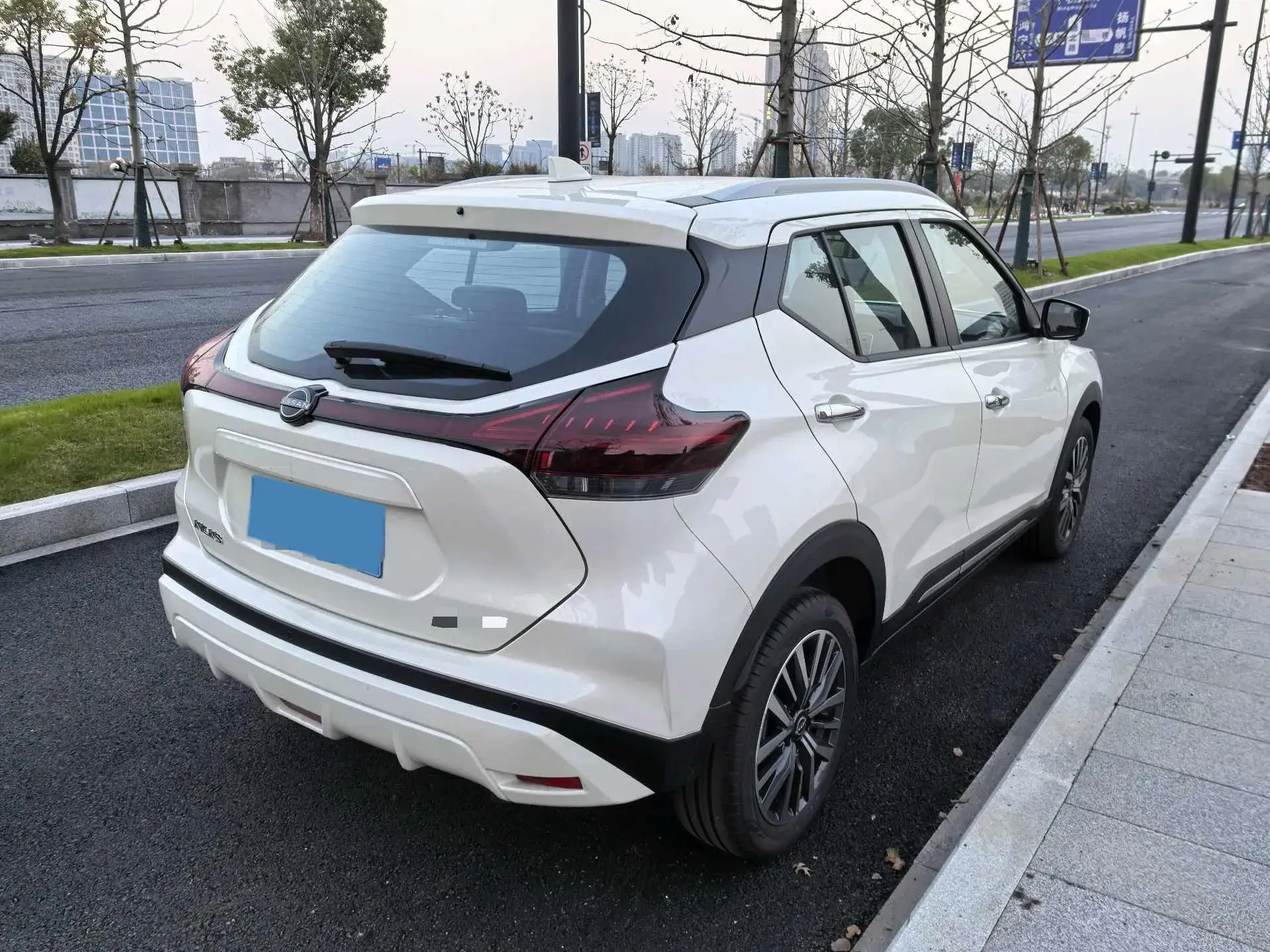 2023 NISSAN KICKS thumbnail 4