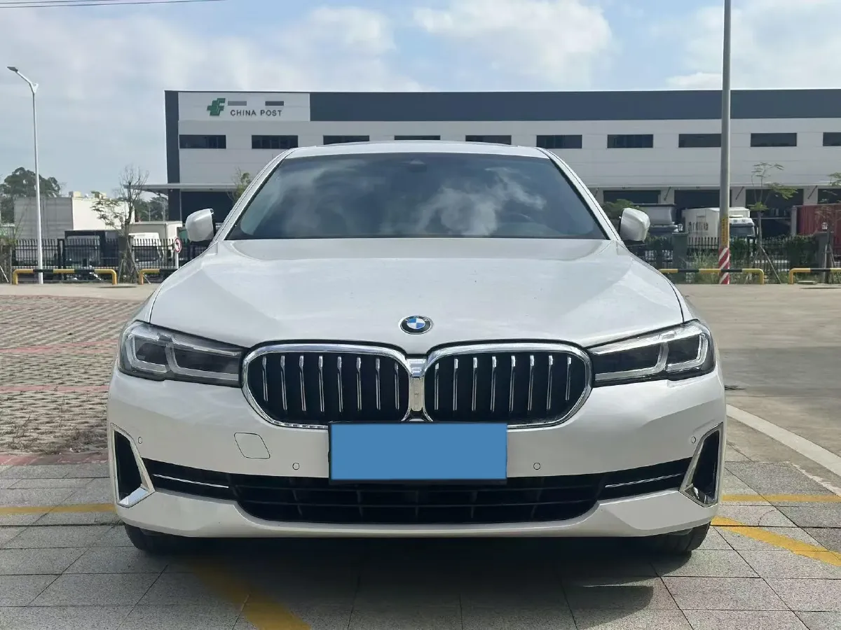 2022 BMW 5 Series 2.0T 252HP L4 8AT,autocango,china used car exporter,china ev exporter,chinese used car exporter,chinese used ev exporter